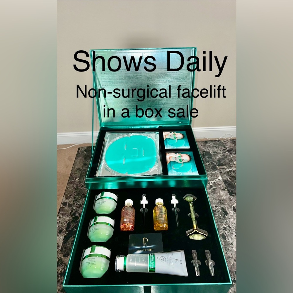 Predire Paris silent show runs every day 8 to 5